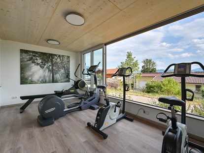 Naturhotel - Hotel-Fitness-Studio für Sport und Workout mit Blick zu den Bergen - Biohotel Eggensberger